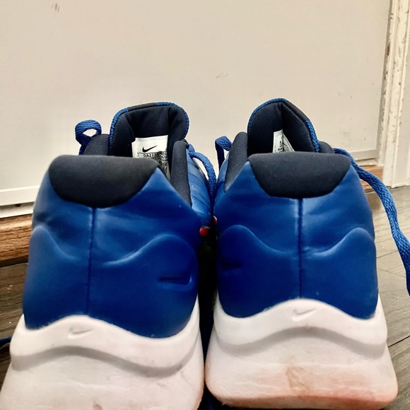 Nike running shoes orange and blue - Picture 3 of 3